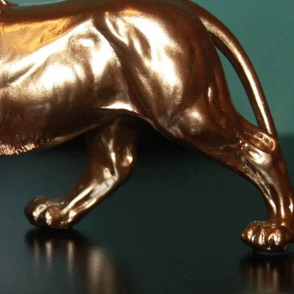 Brand New Gold Resin Lion Statue Ornament Home Decor with Glittery Head - Picture 4 of 11